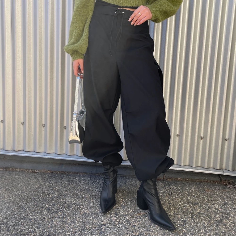 WIDE LEG PARACHUTE PANT